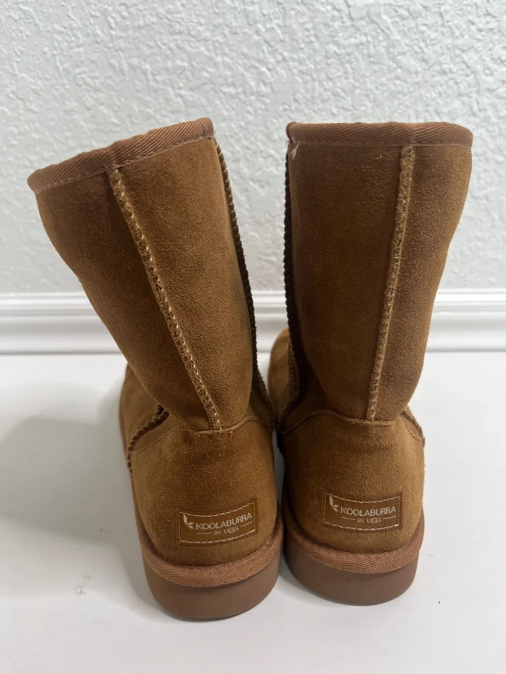 UGG Koola Short Sheepskin Boots Sz 9